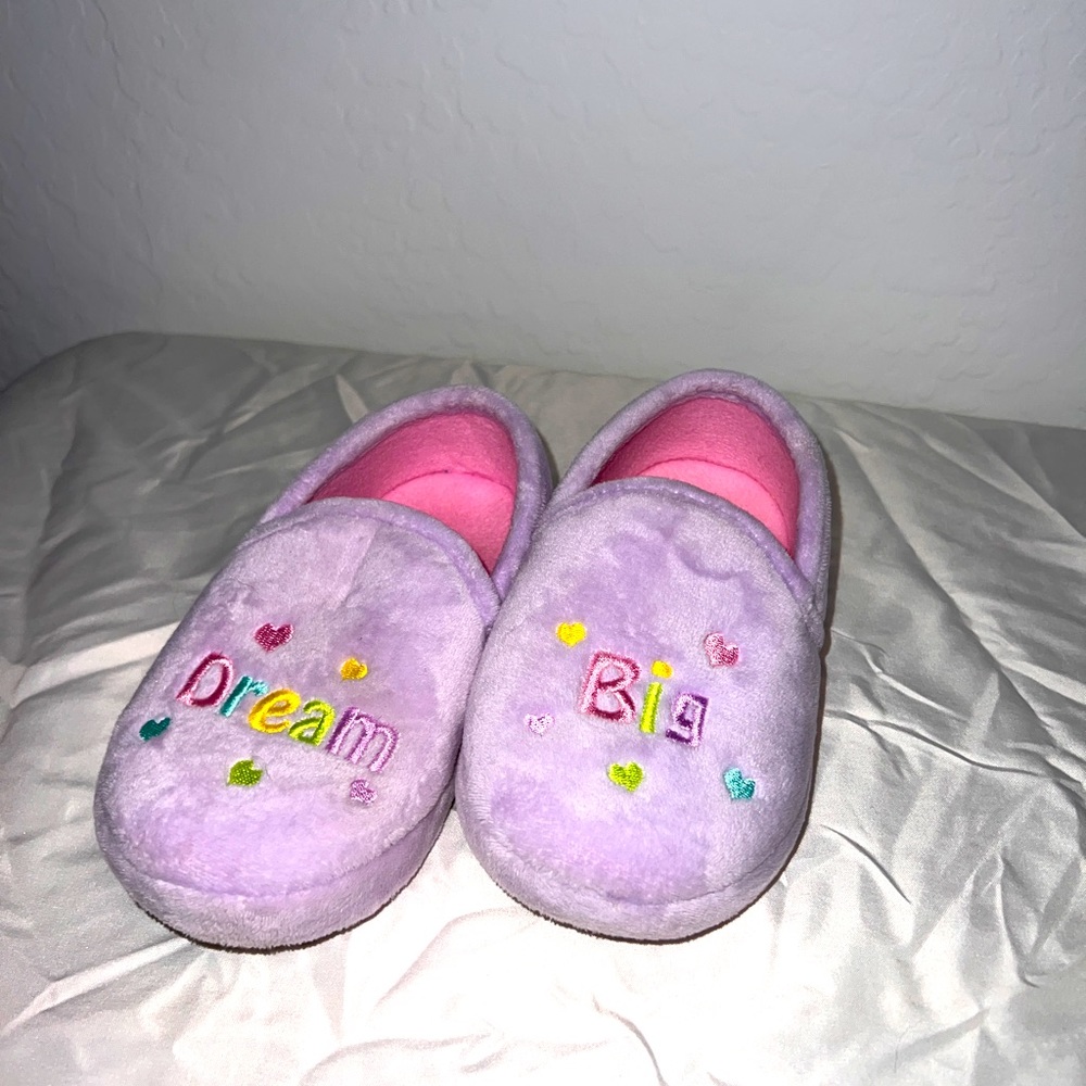 Wonder Nation Girls “Dream Big” Slippers Size 11-12